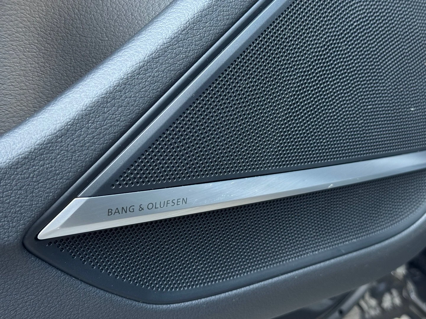 Audi A8 55 TFSI quattro - изображение 9