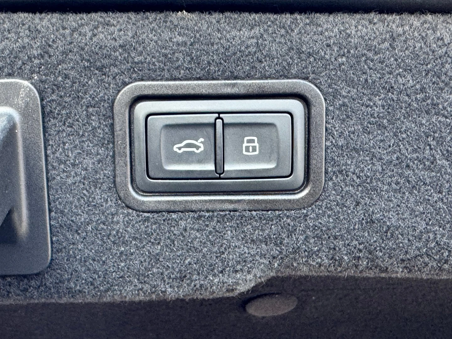 Audi A8 55 TFSI quattro, снимка 14 - Автомобили и джипове - 53322370