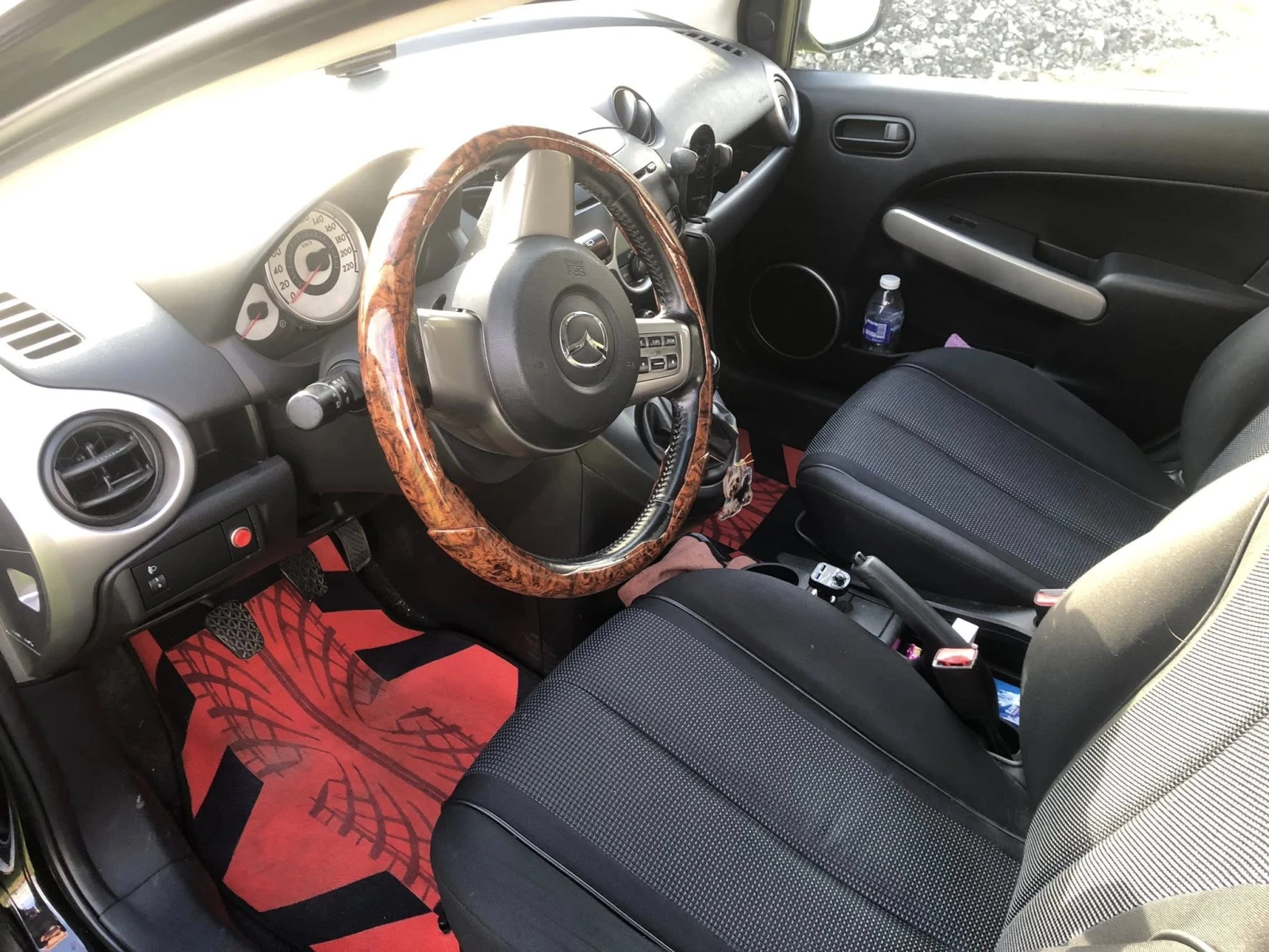 Mazda 2  - изображение 8