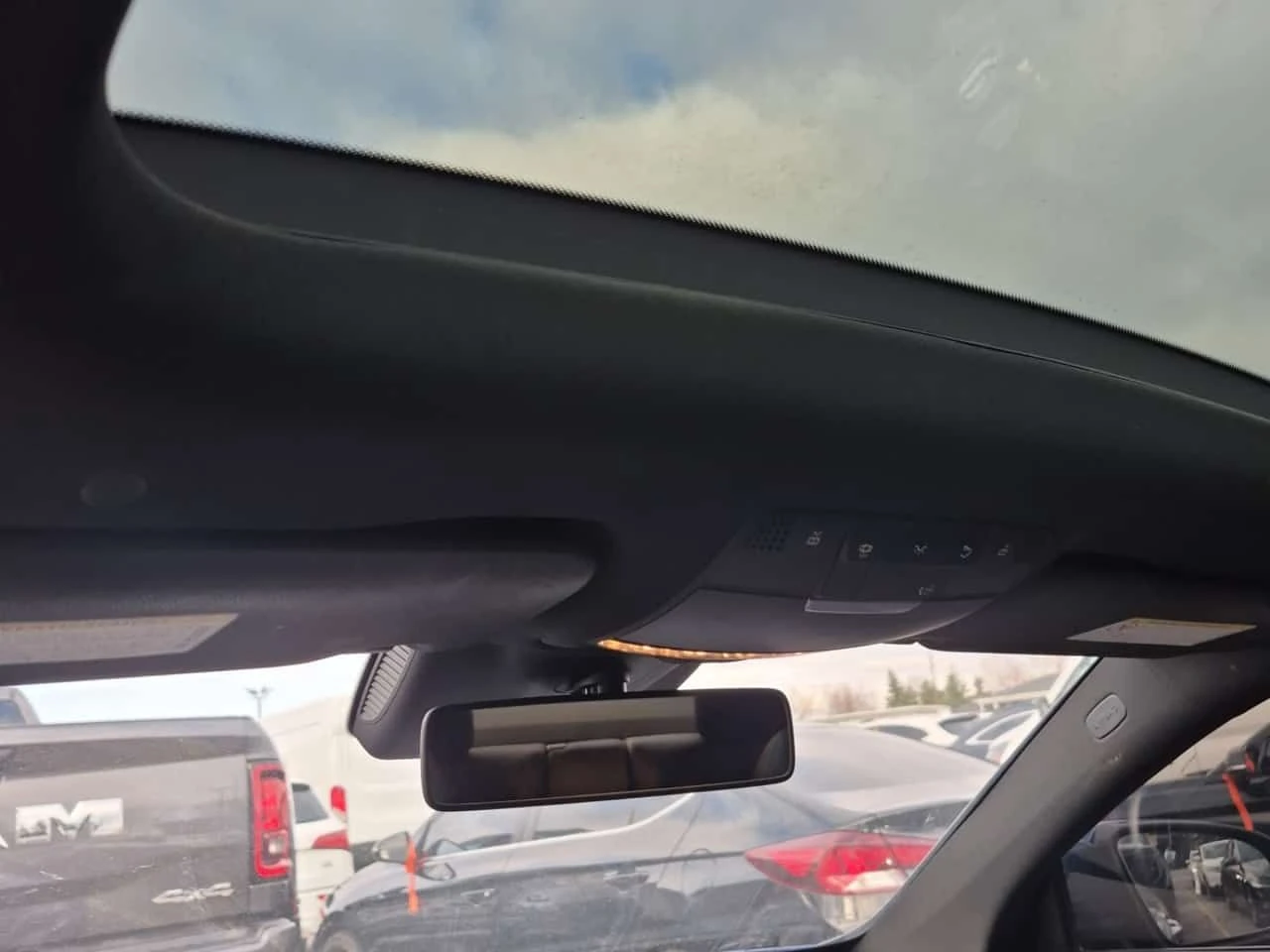 Mercedes-Benz C 300 * CARFAX * ЦЕНА ДО БГ, снимка 10 - Автомобили и джипове - 54113277