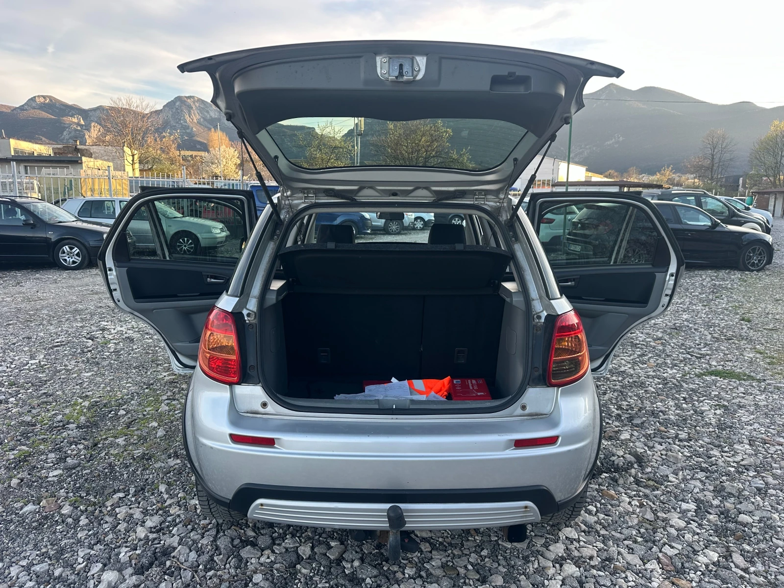 Suzuki SX4 1.9DDIS 120kc, снимка 15 - Автомобили и джипове - 54125860