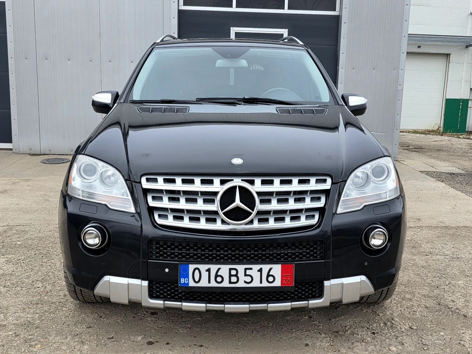 Mercedes-Benz ML 550 AMG пакет , V8 388к.с, Пълна сервизна история , снимка 2 - Автомобили и джипове - 54144761