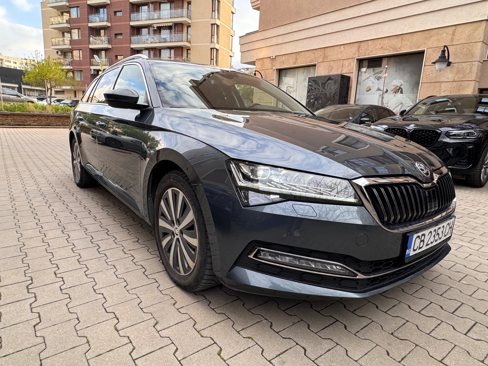Skoda Superb 2.0 TDI Edition, снимка 3 - Автомобили и джипове - 54383523