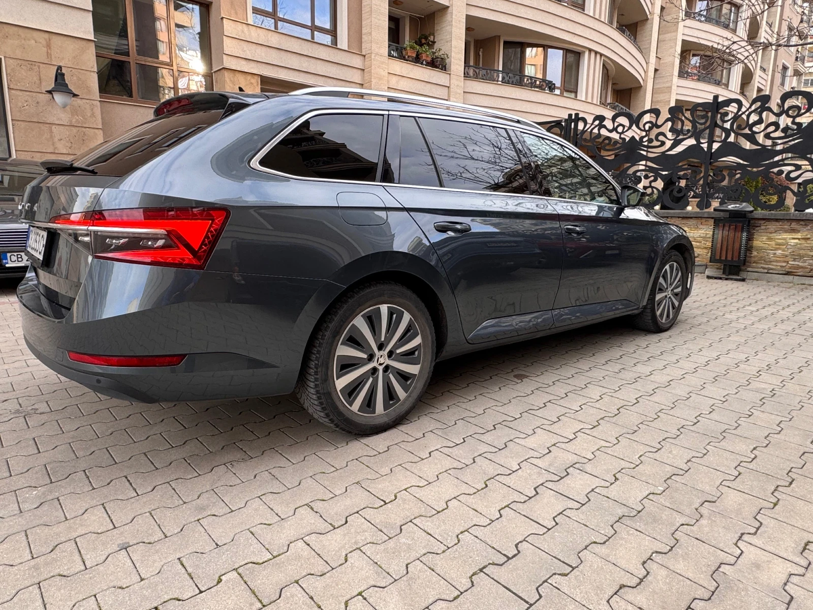 Skoda Superb 2.0 TDI Edition, снимка 6 - Автомобили и джипове - 54383523