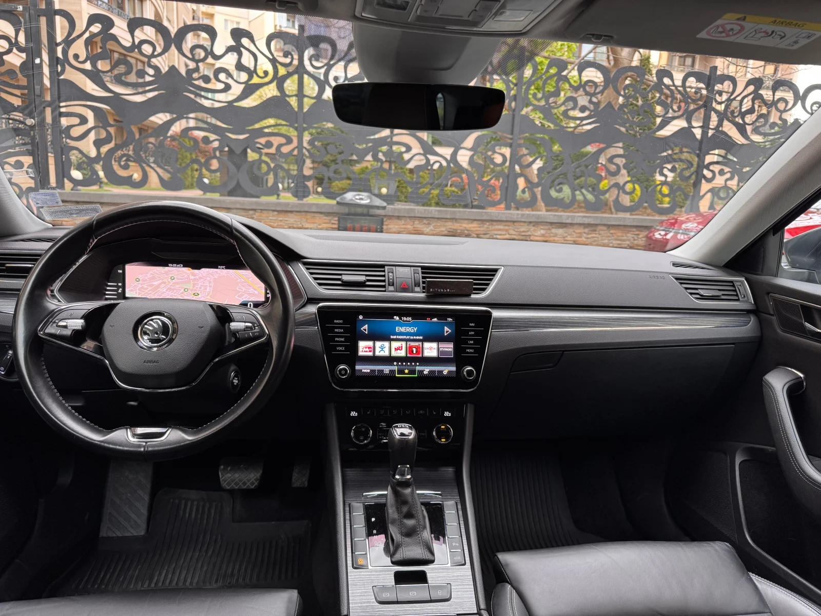 Skoda Superb 2.0 TDI Edition, снимка 9 - Автомобили и джипове - 54383523