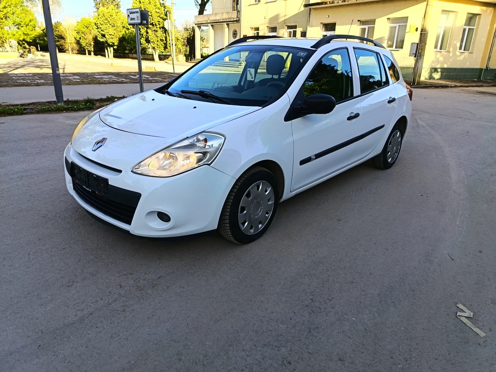 Renault Clio 1.2 75к.с., снимка 7 - Автомобили и джипове - 54412573
