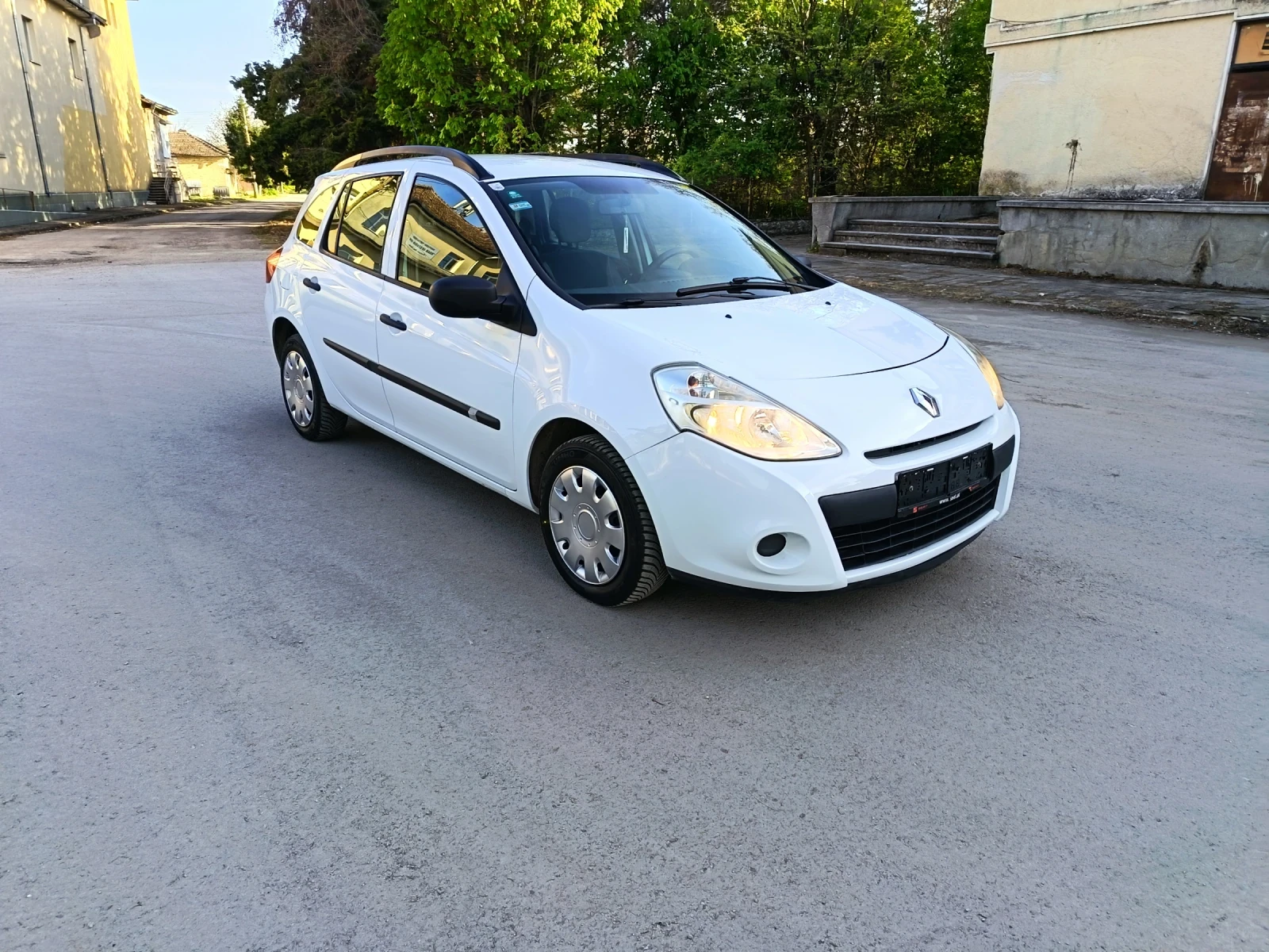Renault Clio 1.2 75к.с., снимка 2 - Автомобили и джипове - 54412573