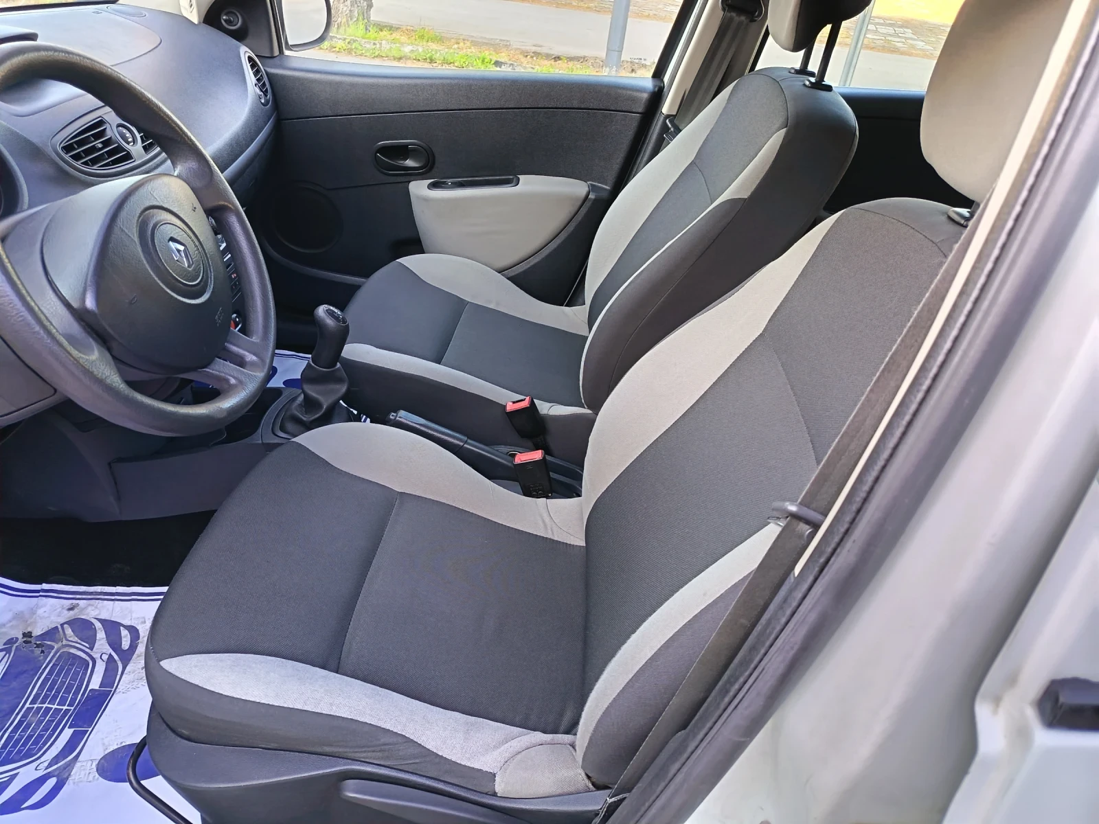 Renault Clio 1.2 75к.с., снимка 9 - Автомобили и джипове - 54412573