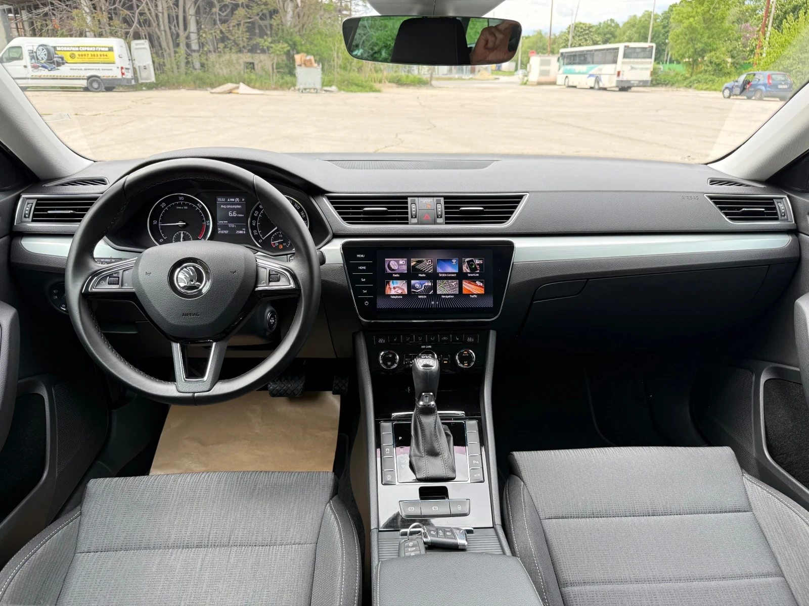 Skoda Superb 2.0TDI / DSG / 4x4, снимка 9 - Автомобили и джипове - 54559190