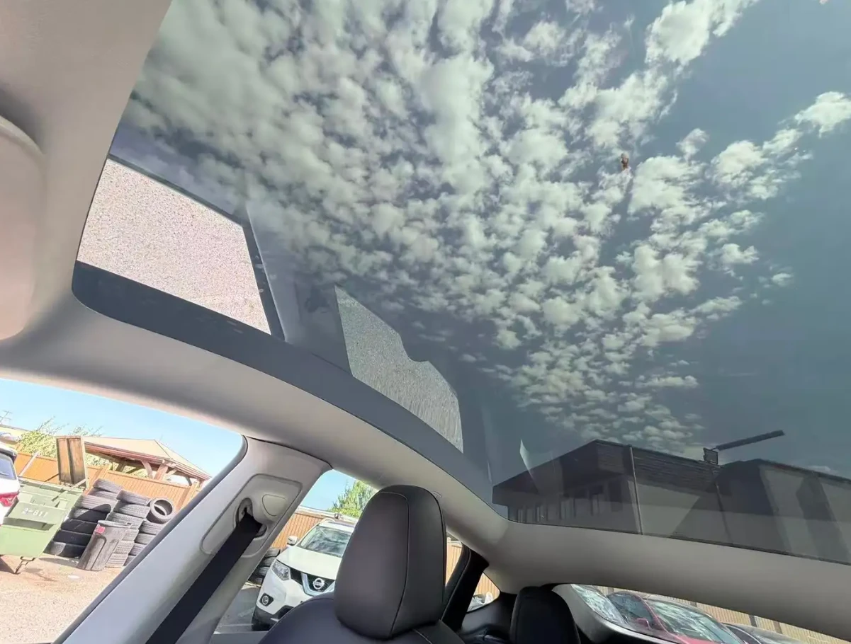 Tesla Model Y 2022 Tesla Model Y Long Range AWD, снимка 12 - Автомобили и джипове - 54865665