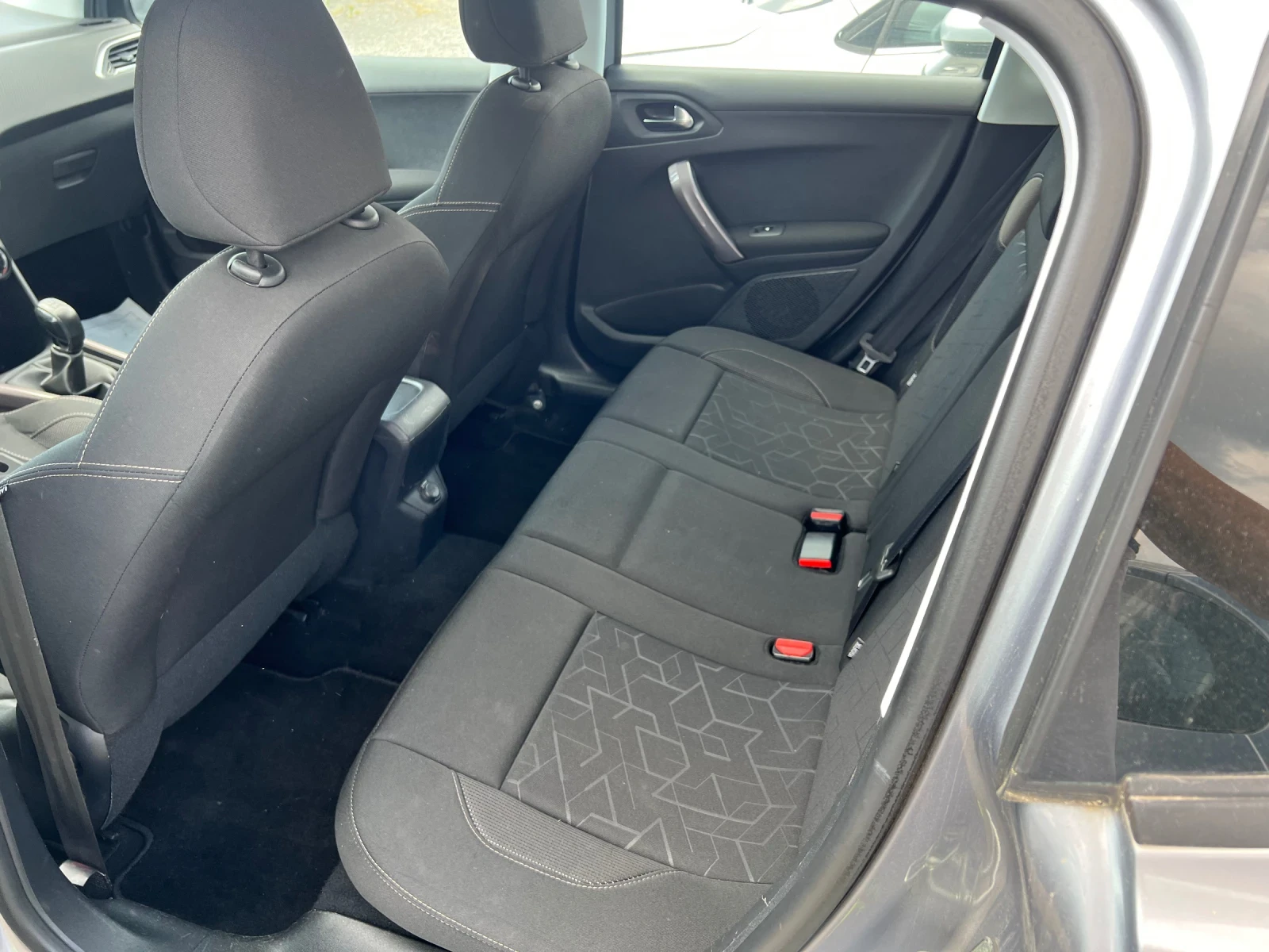 Peugeot 2008 1.2i 132km realni, снимка 10 - Автомобили и джипове - 55013985