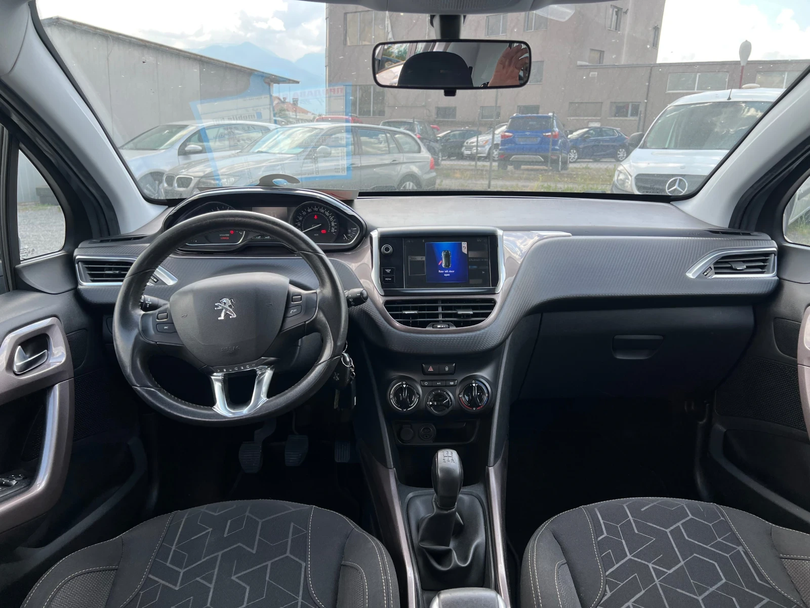 Peugeot 2008 1.2i 132km realni, снимка 8 - Автомобили и джипове - 55013985