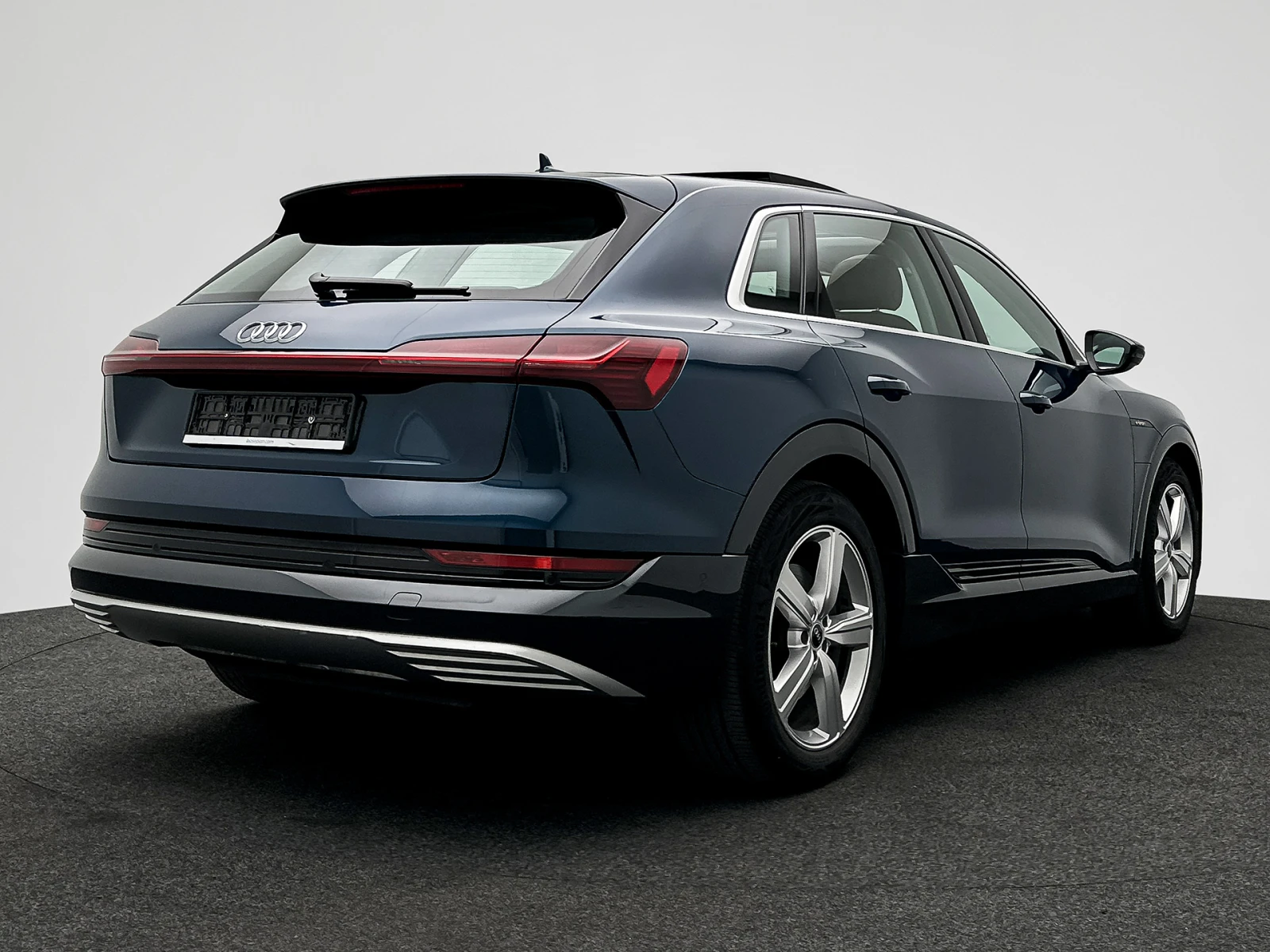 Audi E-Tron  55 Advanced - Quattro , снимка 5 - Автомобили и джипове - 55152946