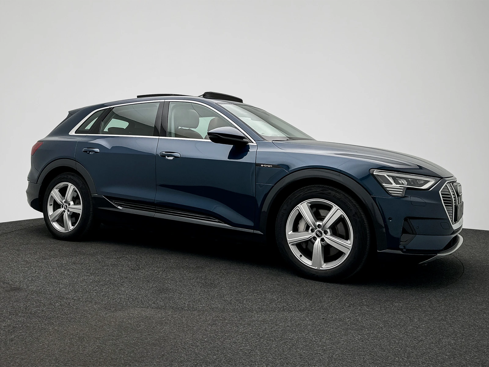 Audi E-Tron  55 Advanced - Quattro , снимка 8 - Автомобили и джипове - 55152946
