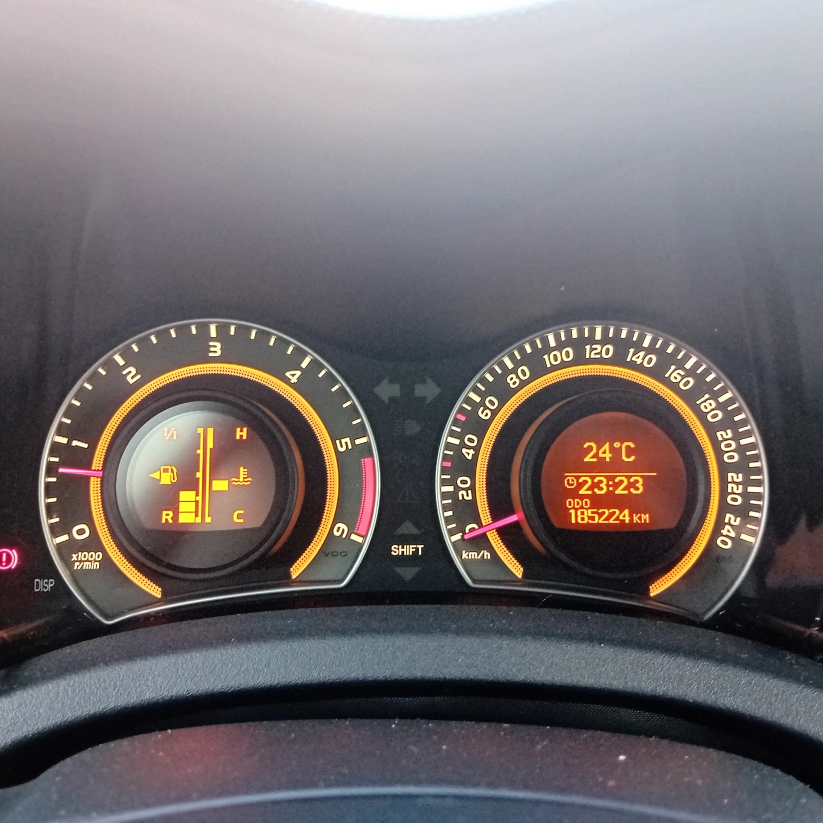 Toyota Auris 2.0 126к.Face, снимка 14 - Автомобили и джипове - 55630396