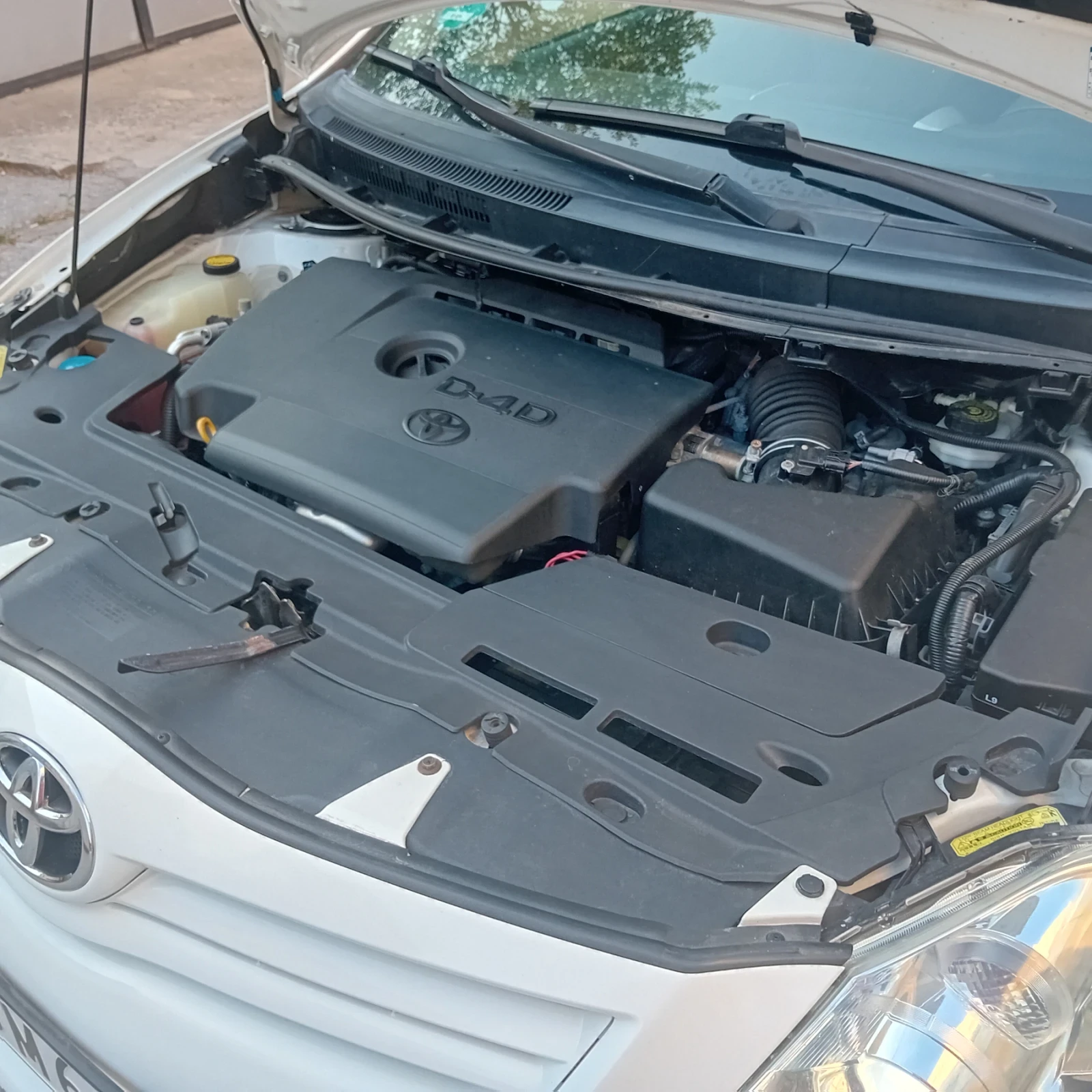 Toyota Auris 2.0 126к.Face, снимка 15 - Автомобили и джипове - 55630396