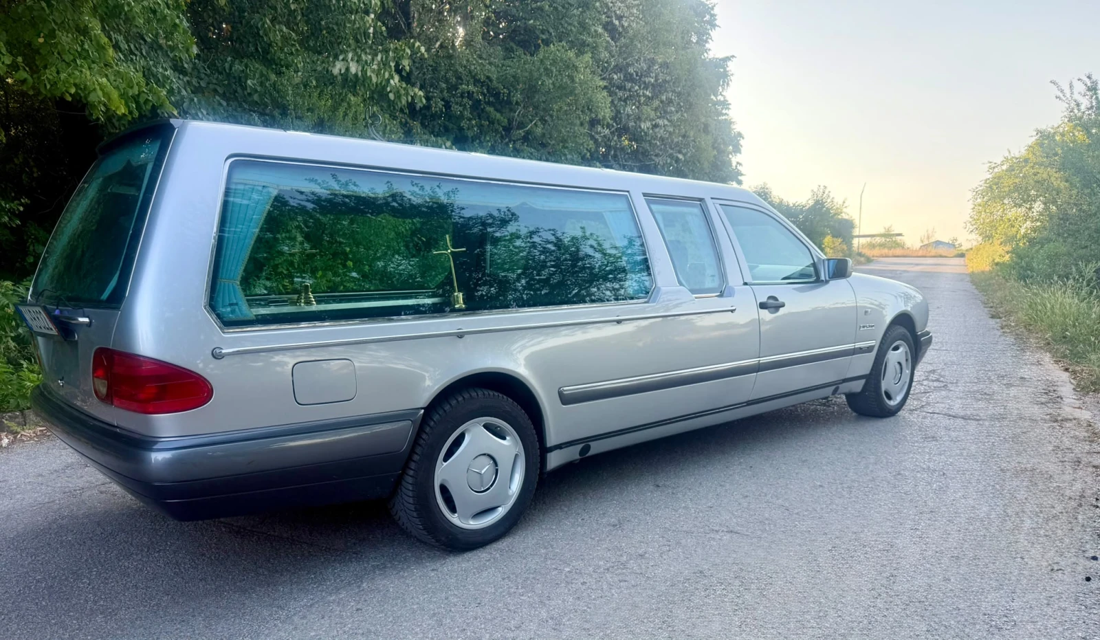 Mercedes-Benz E 250 Pilato medio , снимка 8 - Автомобили и джипове - 55658412