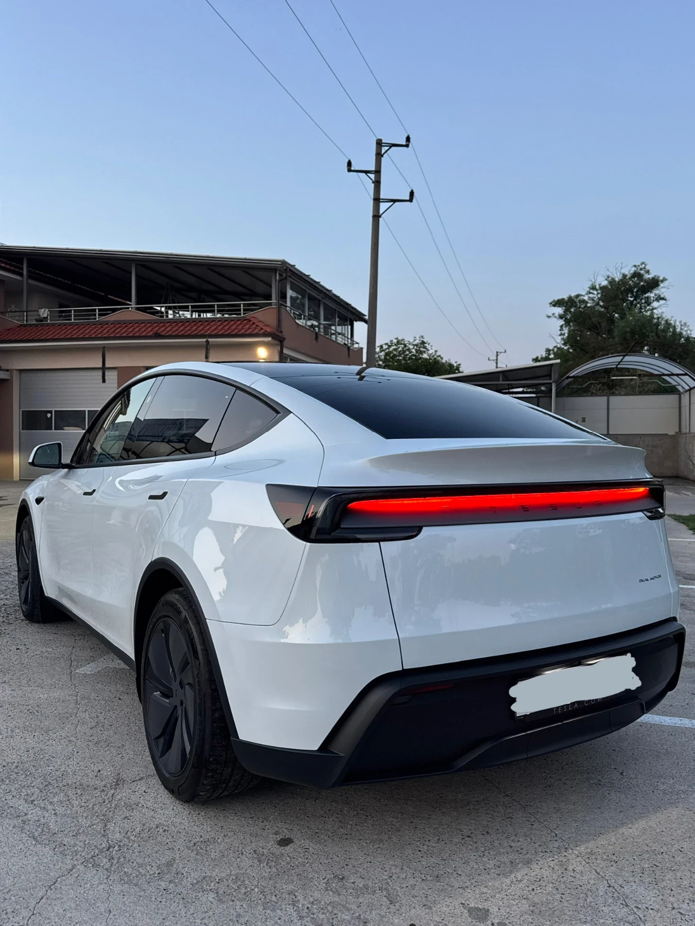 Tesla Model Y Premium* Awd* Long Range* Juniper, снимка 2 - Автомобили и джипове - 55729513