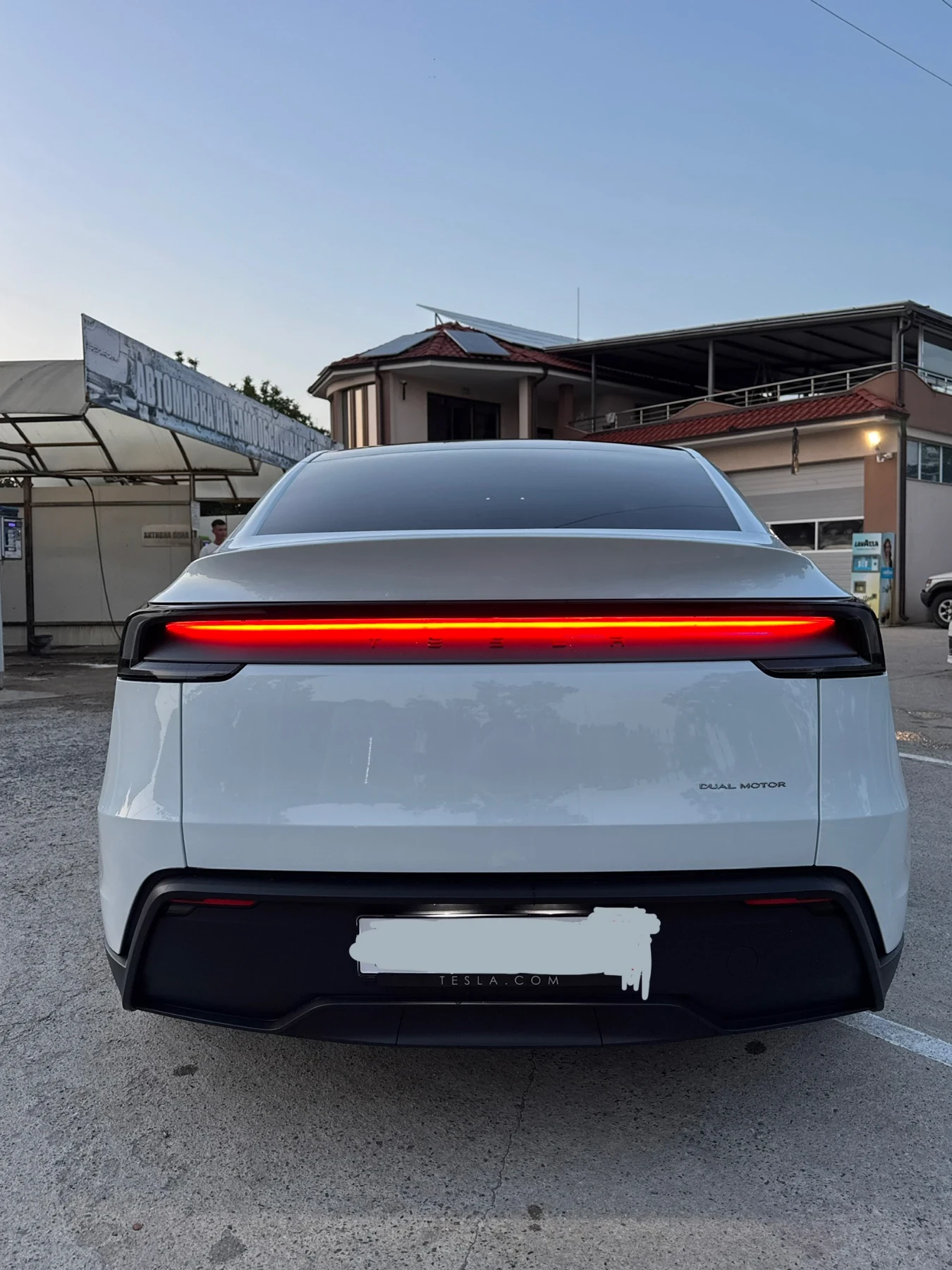 Tesla Model Y Premium* Awd* Long Range* Juniper, снимка 3 - Автомобили и джипове - 55729513