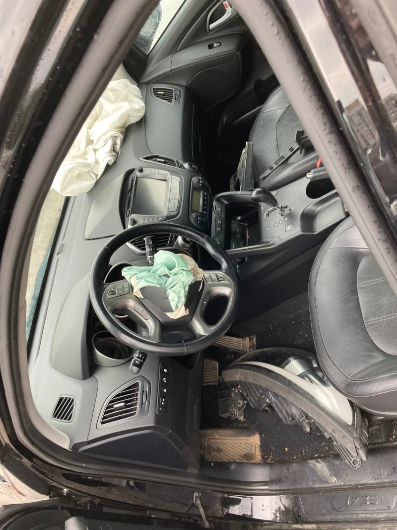 Hyundai IX35 2.0 CRDI 4x4 AUTOMAT 2броя xenon , снимка 2 - Автомобили и джипове - 47433854