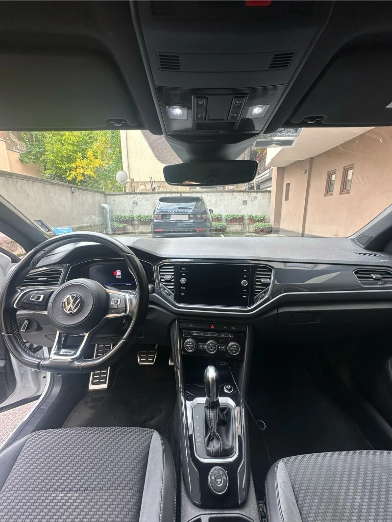 VW T-Roc 2.0 TSI R-Line, снимка 12 - Автомобили и джипове - 52395301