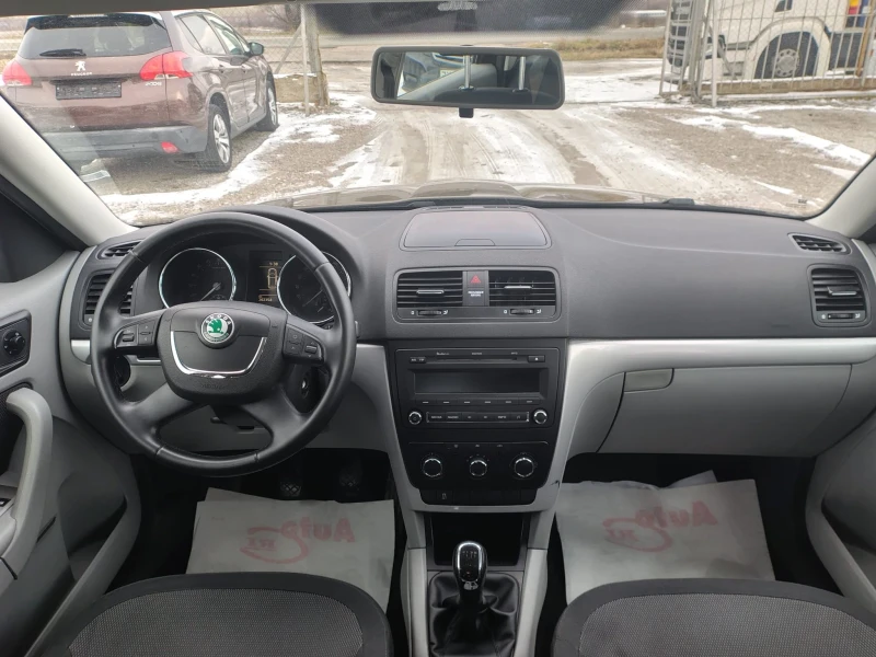 Skoda Yeti 2.0TDI 4X4 , снимка 11 - Автомобили и джипове - 53193569