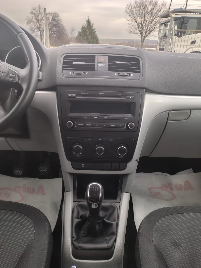 Skoda Yeti 2.0TDI 4X4 , снимка 15 - Автомобили и джипове - 53193569