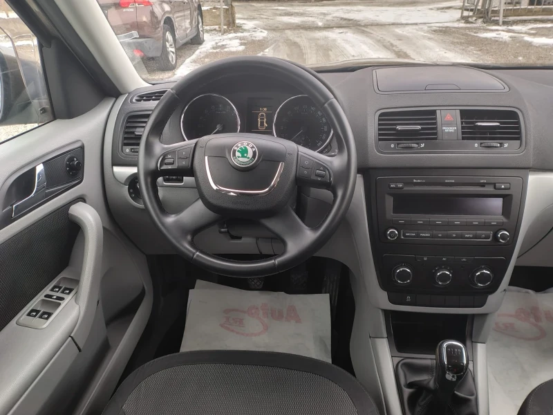Skoda Yeti 2.0TDI 4X4 , снимка 12 - Автомобили и джипове - 53193569
