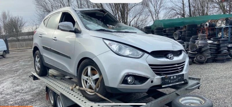 Hyundai IX35 2.0 CRDI 4x4 AUTOMAT 2броя xenon , снимка 6 - Автомобили и джипове - 47433854