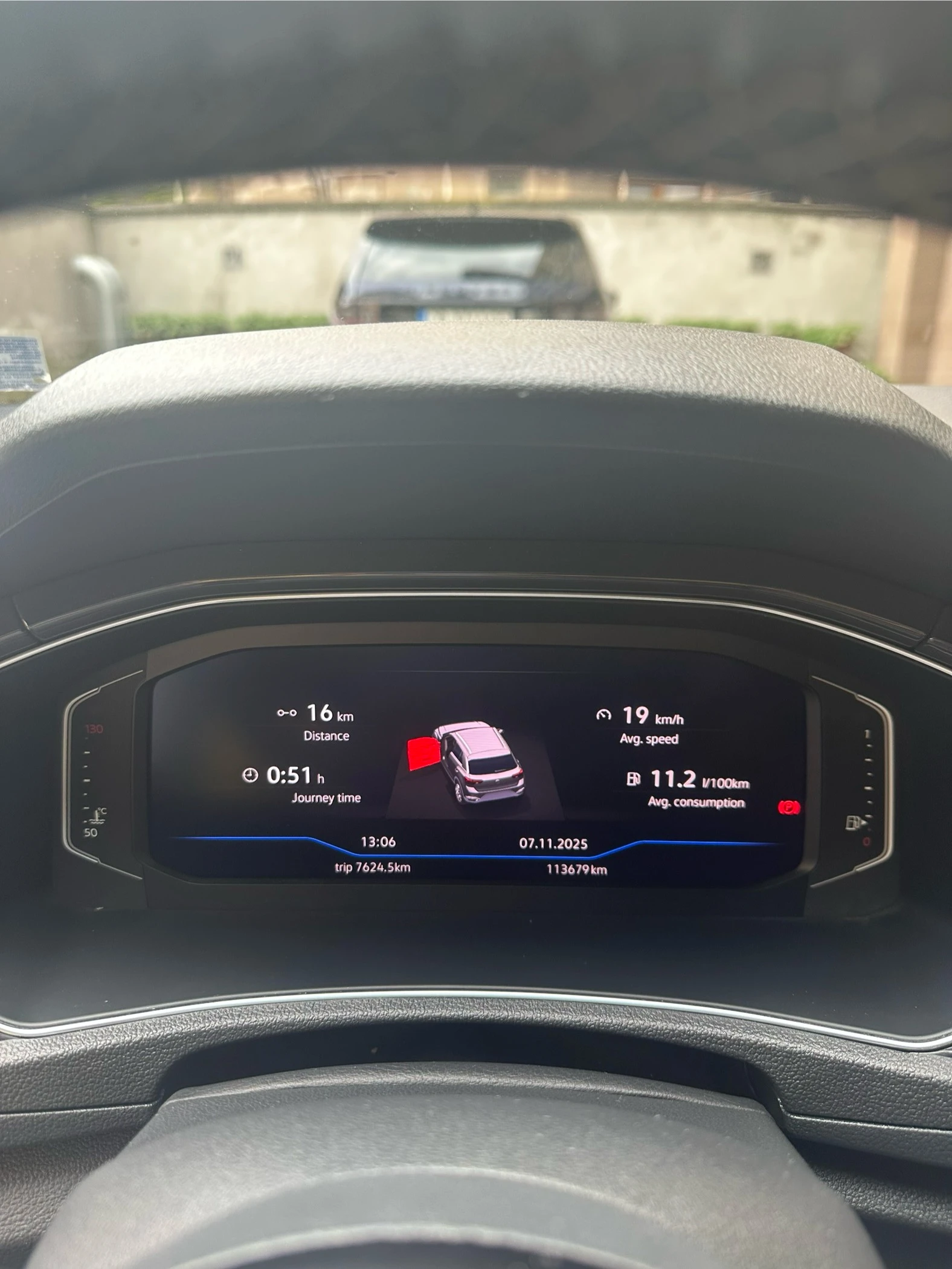 VW T-Roc 2.0 TSI R-Line, снимка 13 - Автомобили и джипове - 53779065