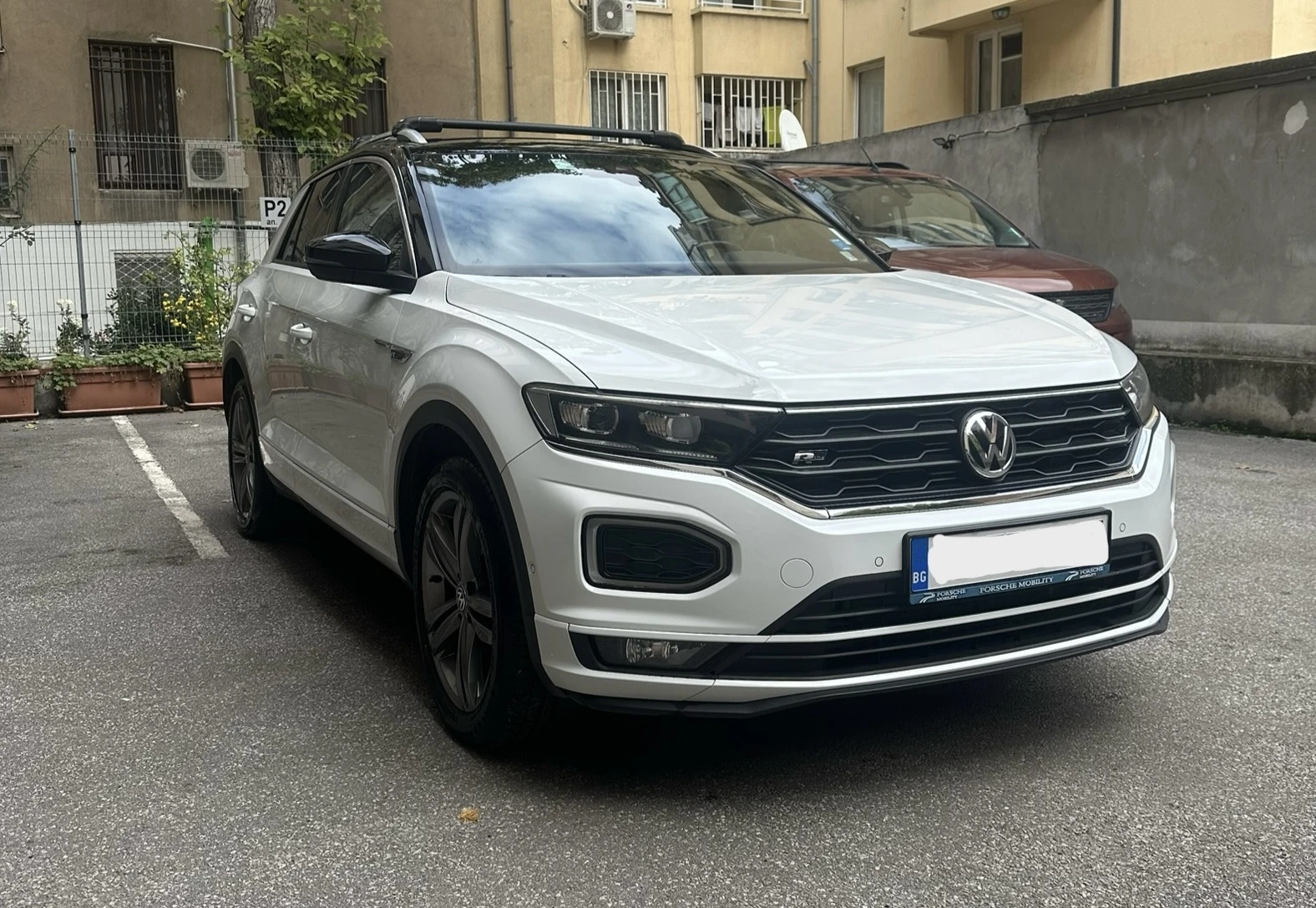 VW T-Roc 2.0 TSI R-Line - изображение 2