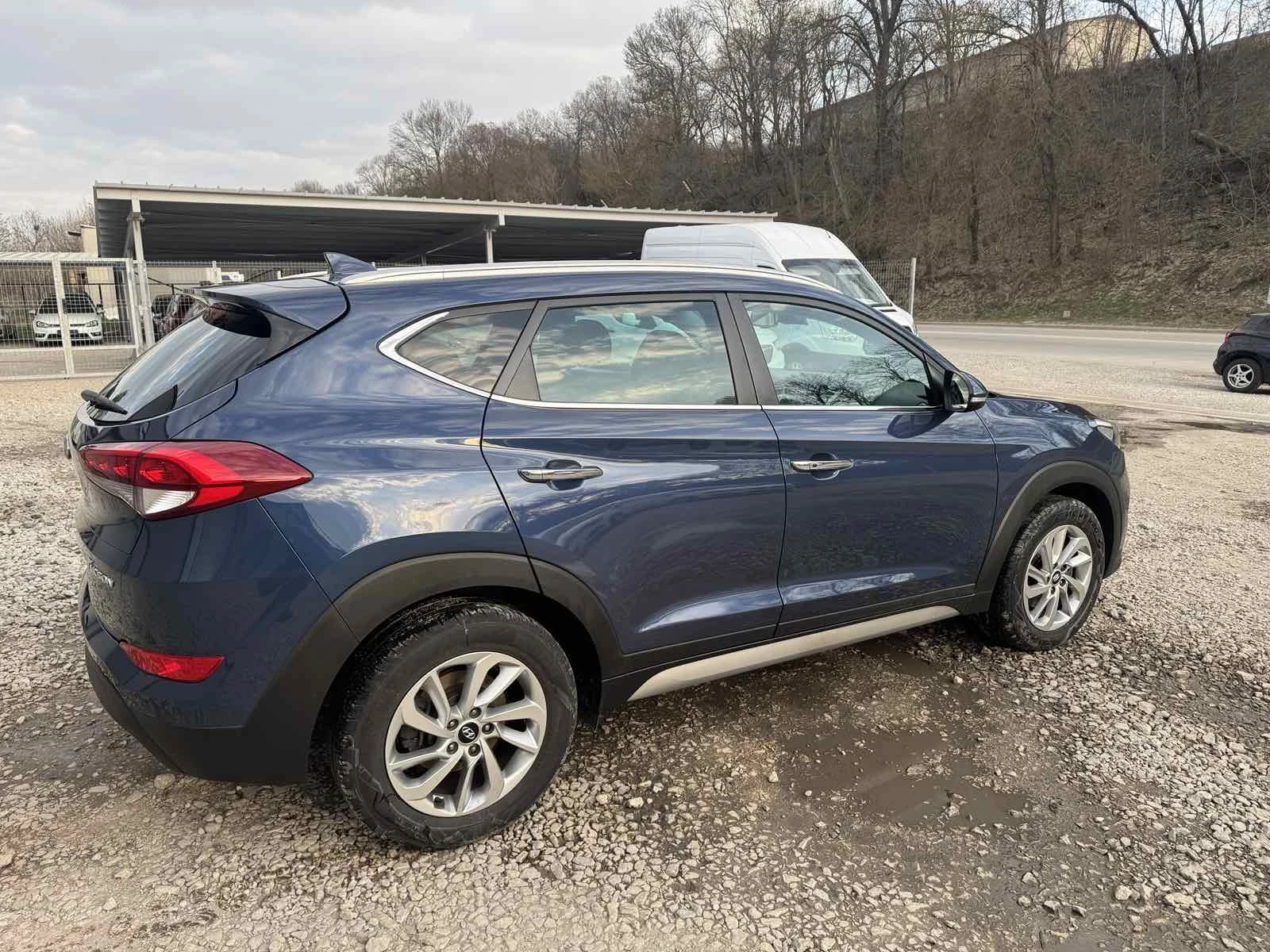 Hyundai Tucson 1.7CRDI* LED* NAVI* TOP* EVRO6, снимка 4 - Автомобили и джипове - 53181988
