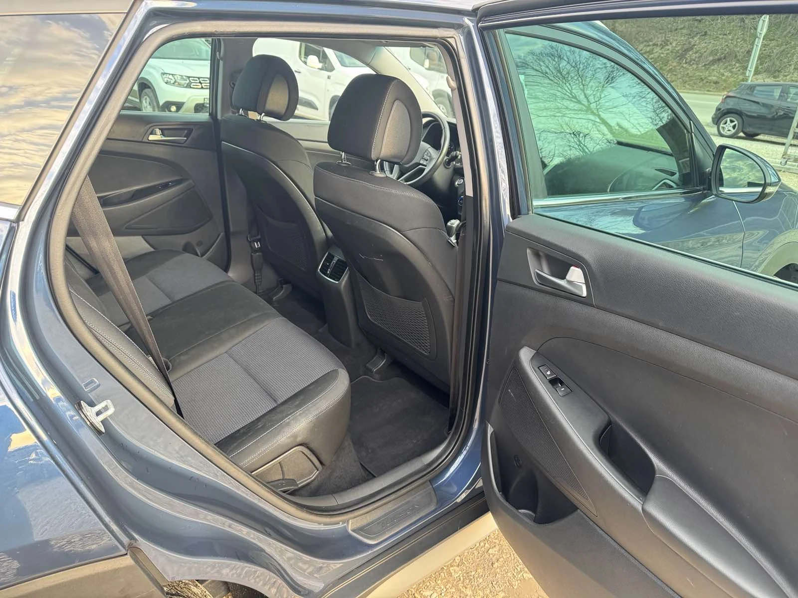 Hyundai Tucson 1.7CRDI* LED* NAVI* TOP* EVRO6, снимка 10 - Автомобили и джипове - 53181988