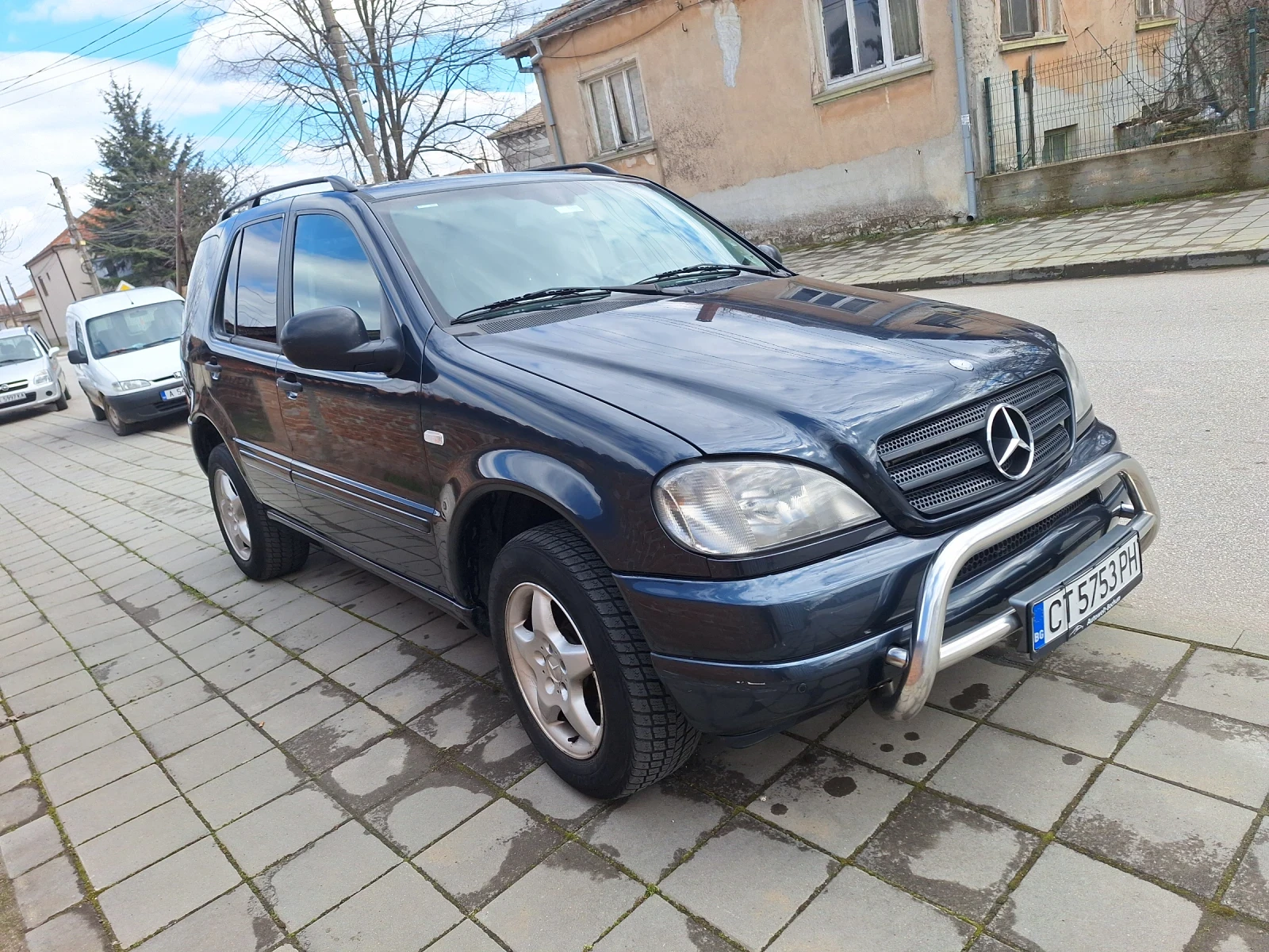 Mercedes-Benz ML 270  - изображение 7