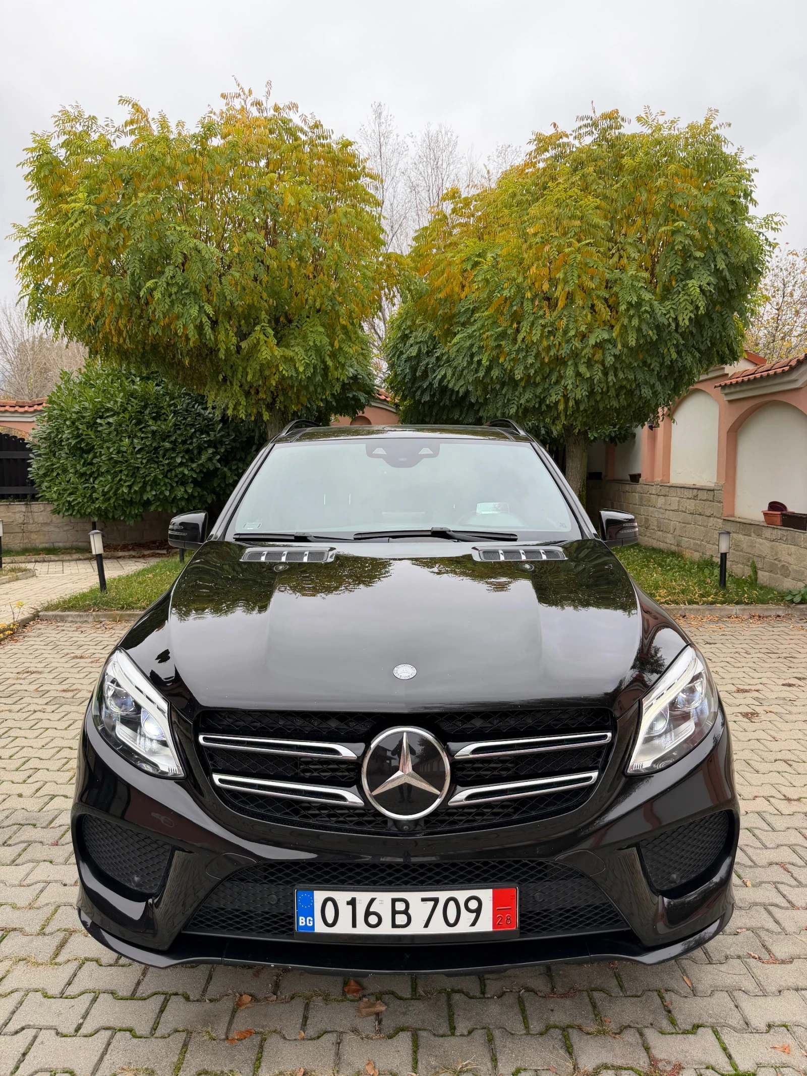 Mercedes-Benz GLE 350 d/AMG/Pano/BangOlufsen/Memory/HeadUp/Вакуум/Full, снимка 2 - Автомобили и джипове - 53928758