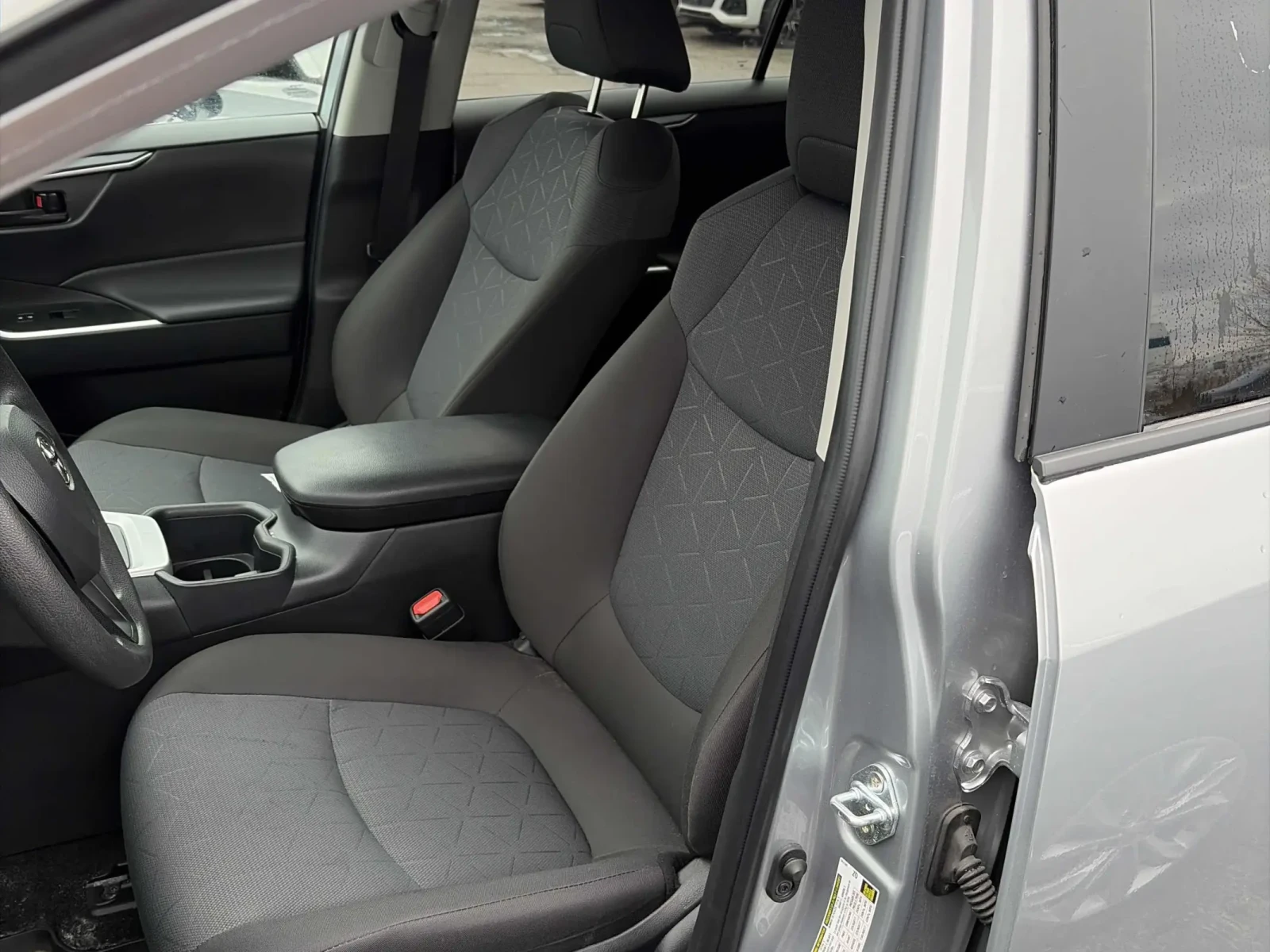 Toyota Rav4 LE * * CARFAX * * АВТО КРЕДИТ * * , снимка 8 - Автомобили и джипове - 54222208