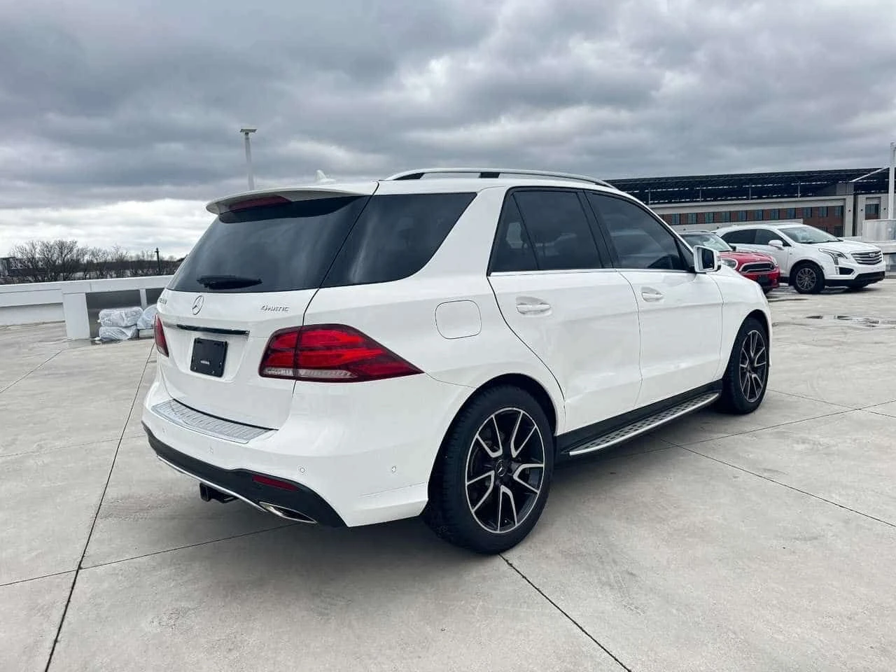 Mercedes-Benz GLE 400 | ФИКСИРАНА ЦЕНА ДО БЪЛГАРИЯ | , снимка 5 - Автомобили и джипове - 54599181
