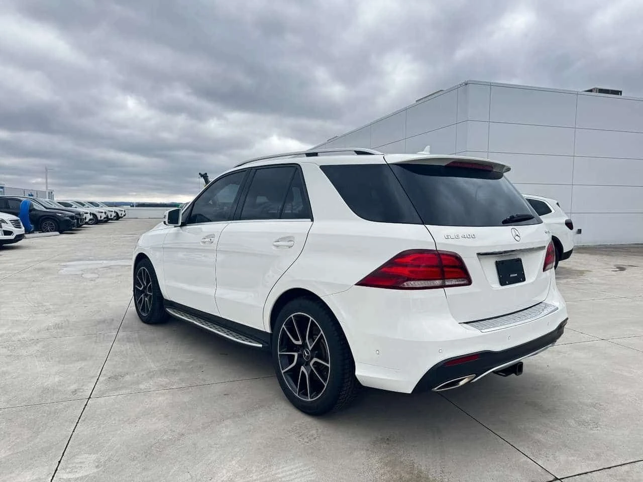 Mercedes-Benz GLE 400 | ФИКСИРАНА ЦЕНА ДО БЪЛГАРИЯ | , снимка 3 - Автомобили и джипове - 54599181
