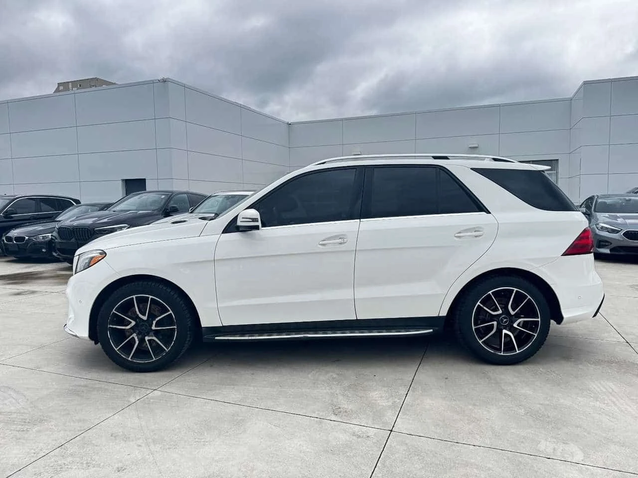 Mercedes-Benz GLE 400 | ФИКСИРАНА ЦЕНА ДО БЪЛГАРИЯ | , снимка 2 - Автомобили и джипове - 54599181