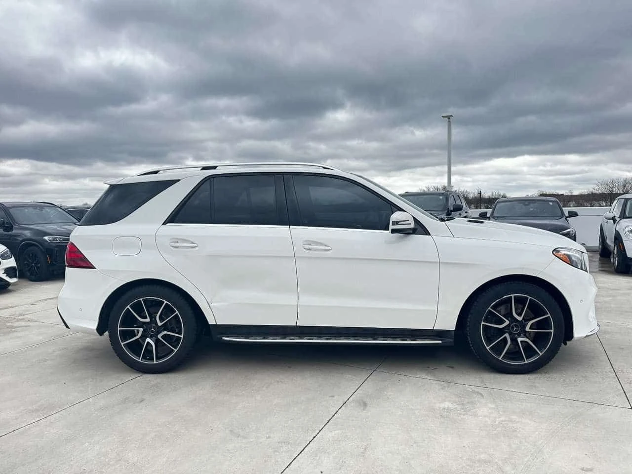 Mercedes-Benz GLE 400 | ФИКСИРАНА ЦЕНА ДО БЪЛГАРИЯ | , снимка 6 - Автомобили и джипове - 54599181