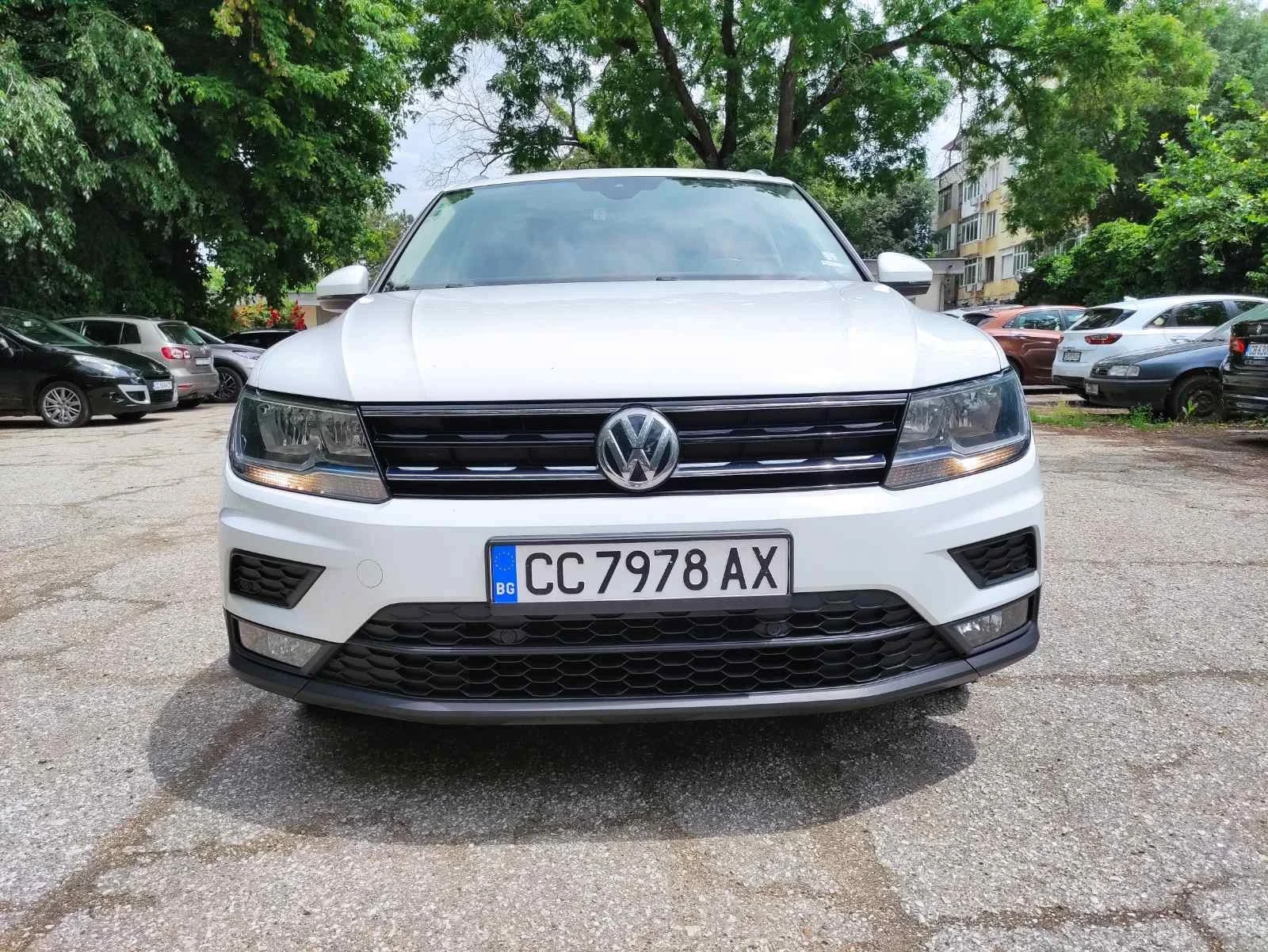 VW Tiguan 2.0 TDI, снимка 2 - Автомобили и джипове - 55099580