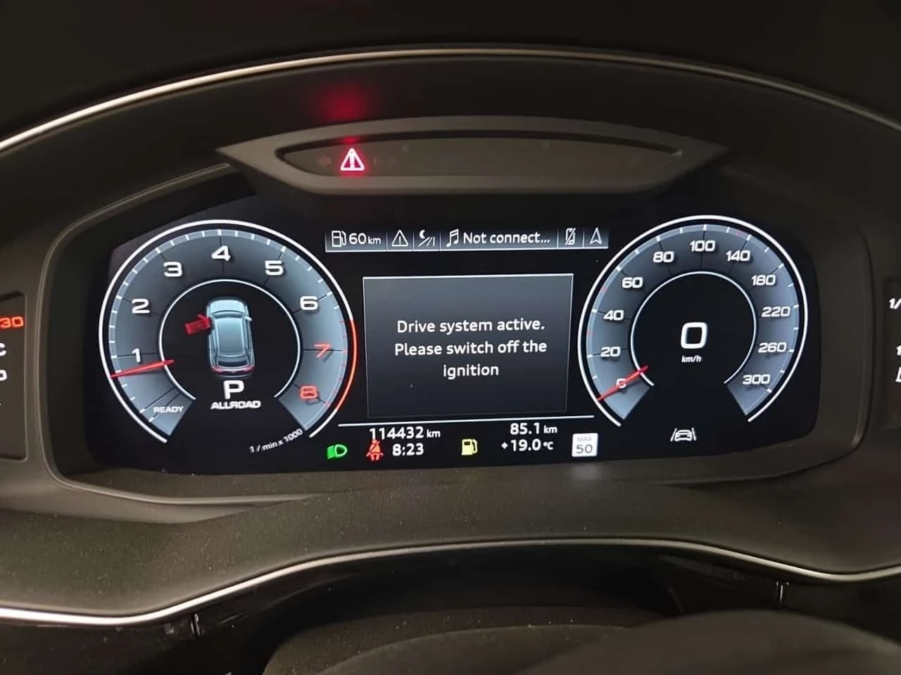 Audi Q8 TECHNIK  CARFAX, снимка 9 - Автомобили и джипове - 55434550