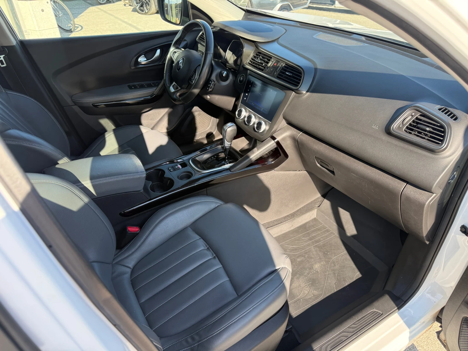 Renault Kadjar 1.5dCI Автоматик , снимка 9 - Автомобили и джипове - 55493293