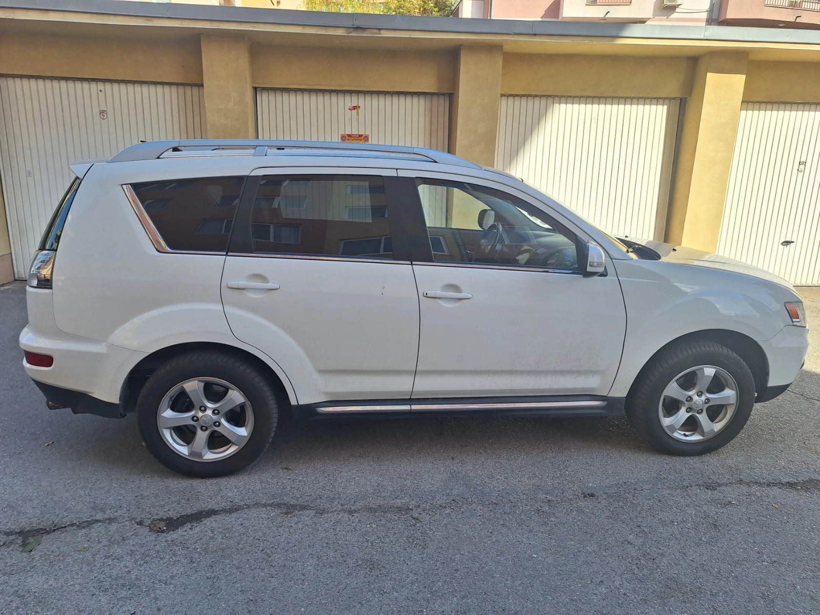 Mitsubishi Outlander DI-D, снимка 4 - Автомобили и джипове - 56596032