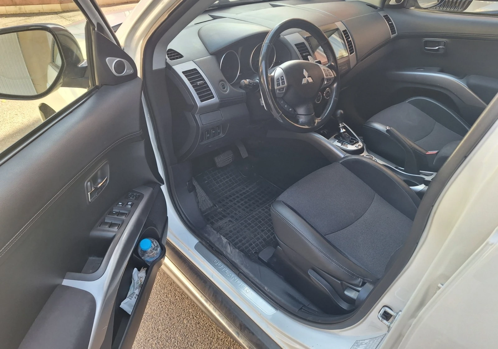 Mitsubishi Outlander DI-D, снимка 13 - Автомобили и джипове - 56596032