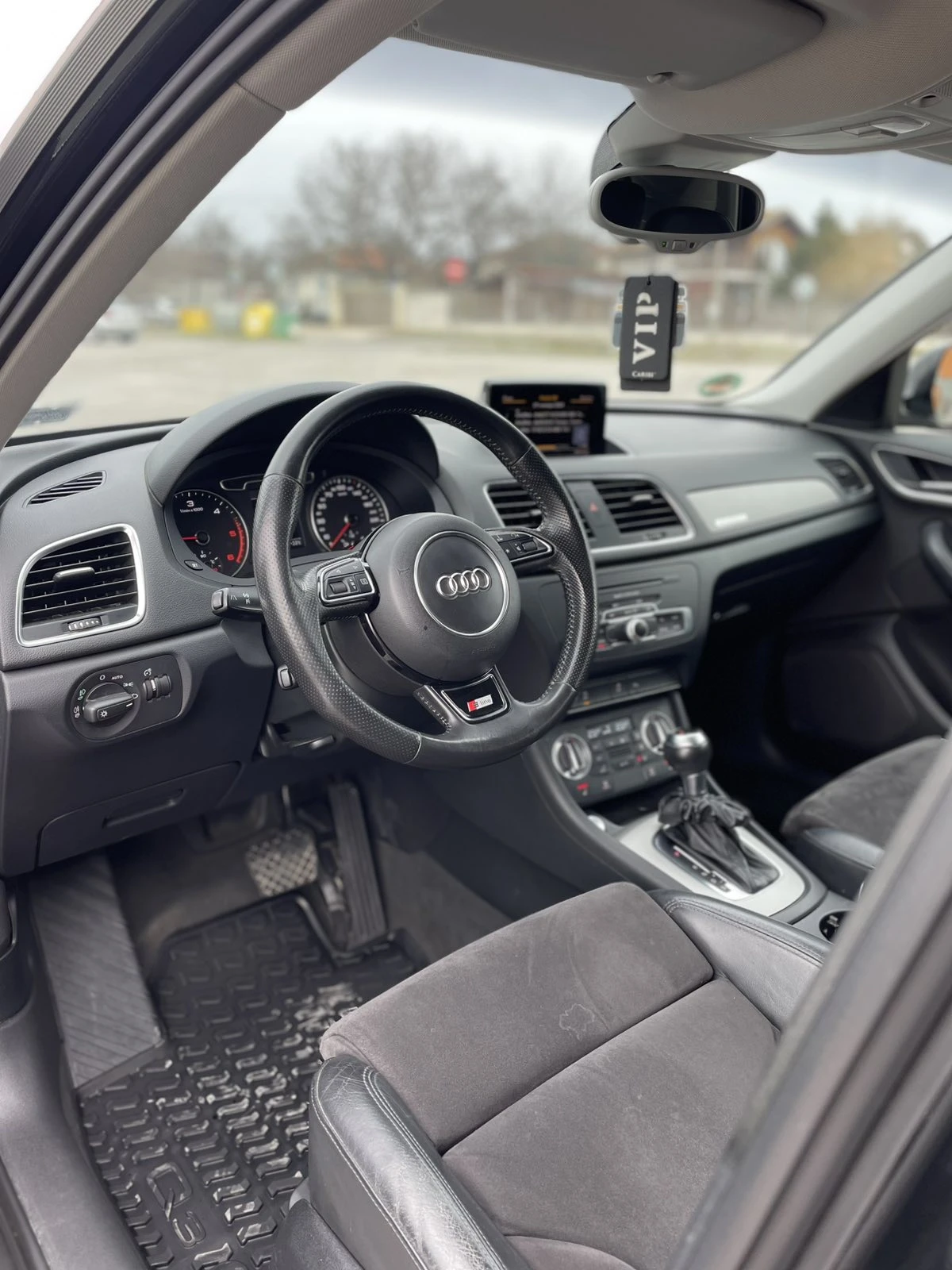 Audi Q3, снимка 12 - Автомобили и джипове - 56728221