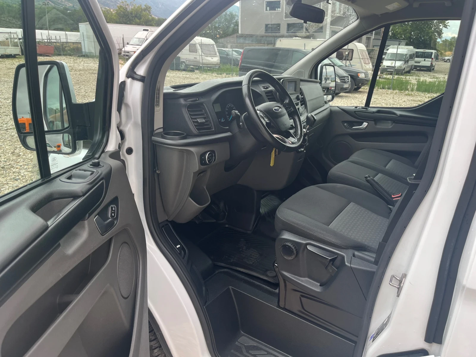 Ford Transit Custom 9      6   6 | Mobile.bg   15