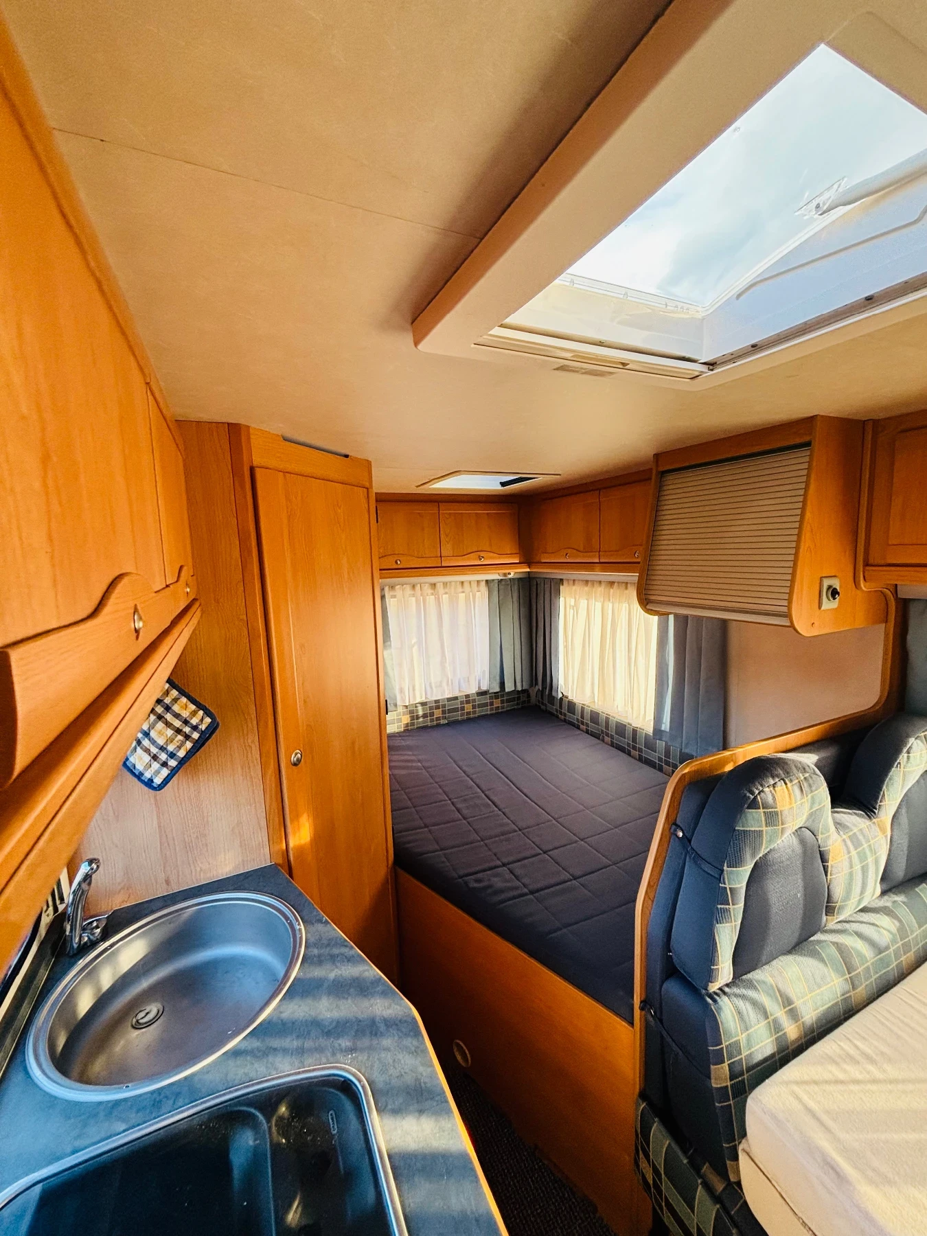 ������ Adria | Mobile.bg � ����������� 12