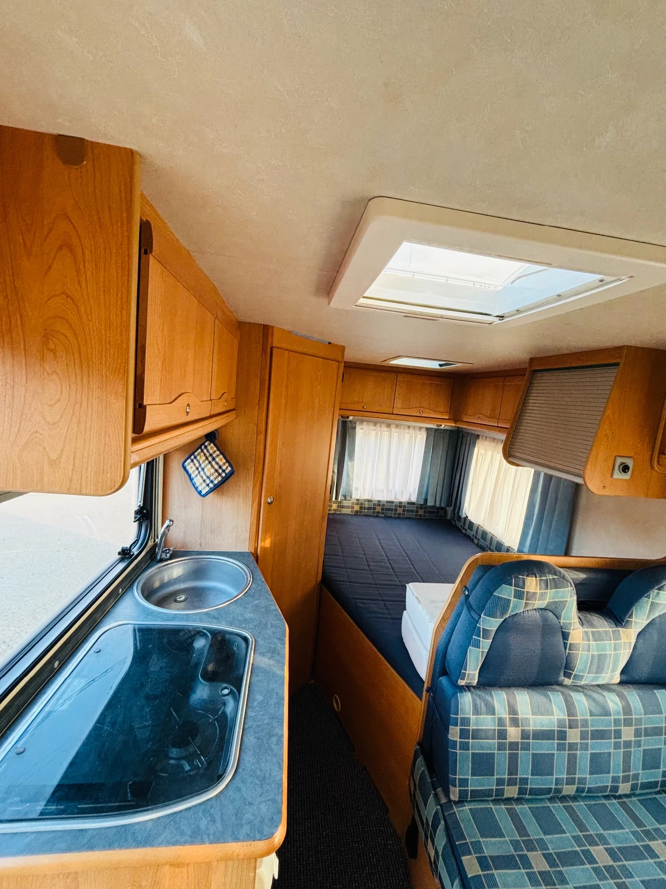 ������ Adria | Mobile.bg � ����������� 11