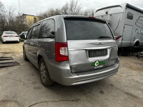 Chrysler Town and Country, снимка 3